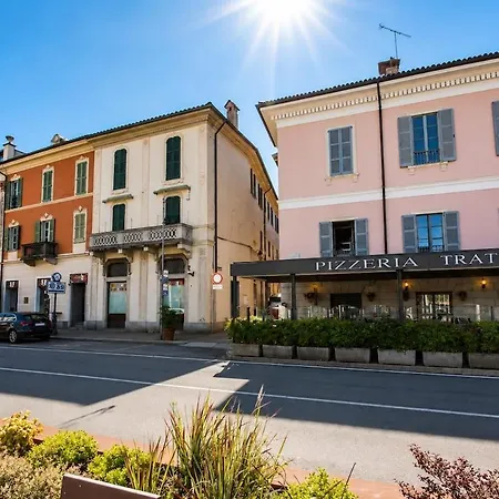 Casa Merita 3, With Private Bathroom 3* Luino